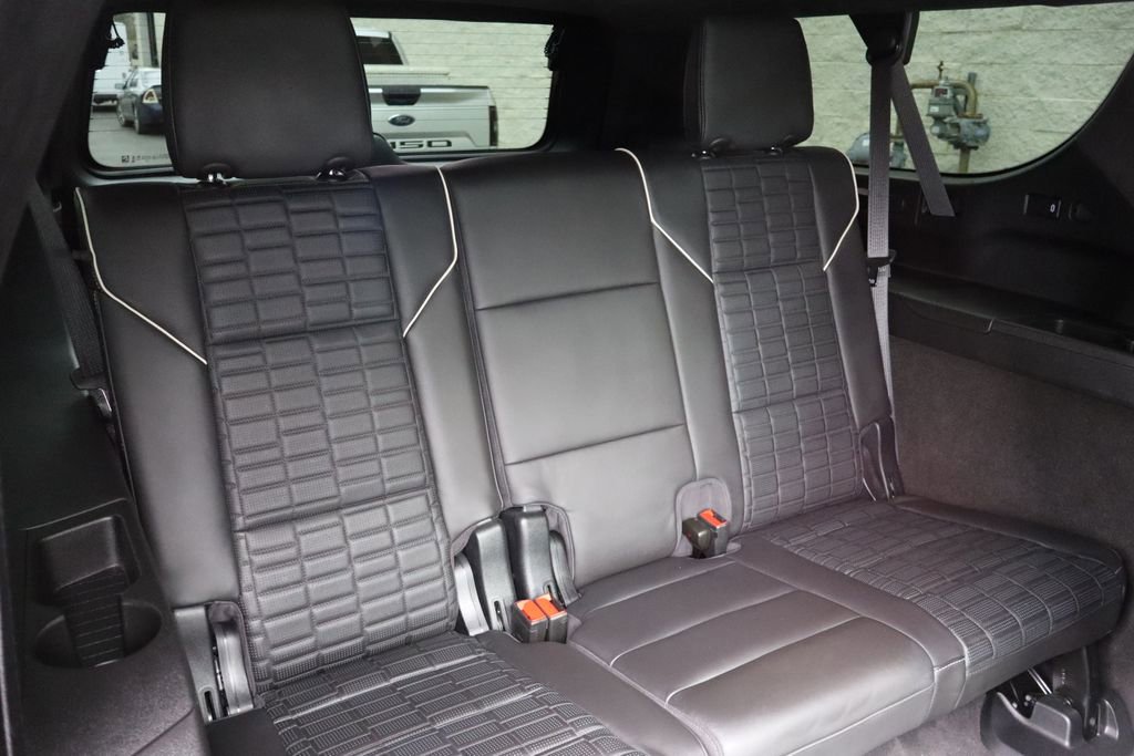 Used 2024 Cadillac Escalade ESV V w/ LPO, ONYX Package AWD/4WD image 46