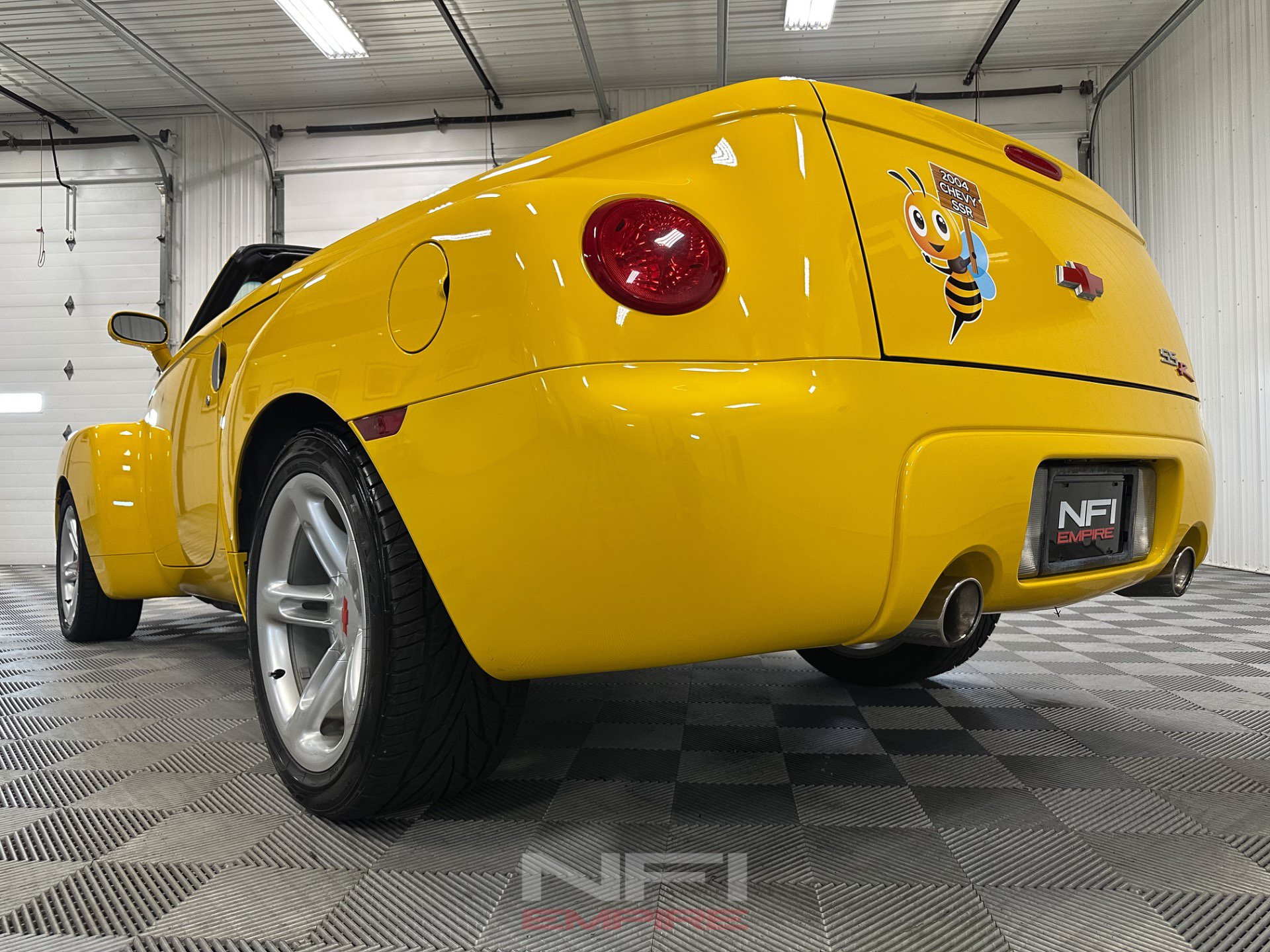 Used 2004 Chevrolet SSR w/ Preferred Equipment Group RWD image 30