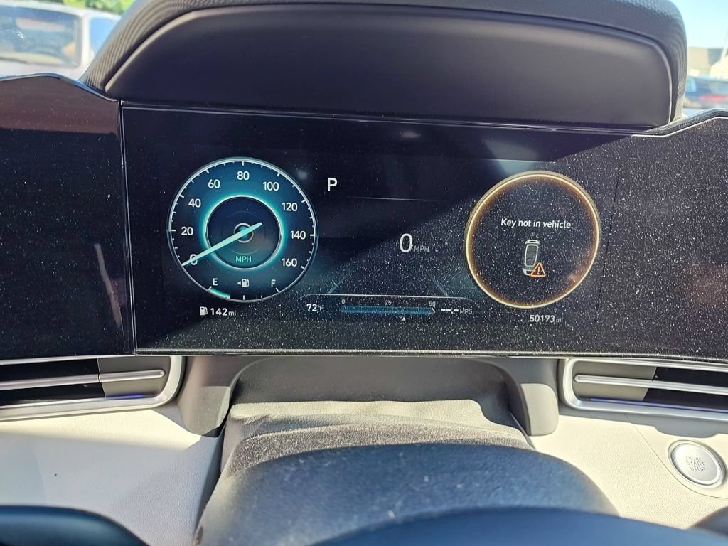 Used 2021 Hyundai Elantra Limited FWD image 9