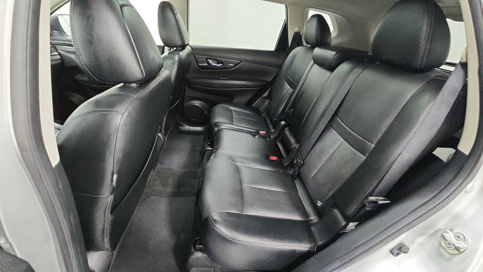 Used 2018 Nissan Rogue SL w/ Premium Package AWD/4WD image 25