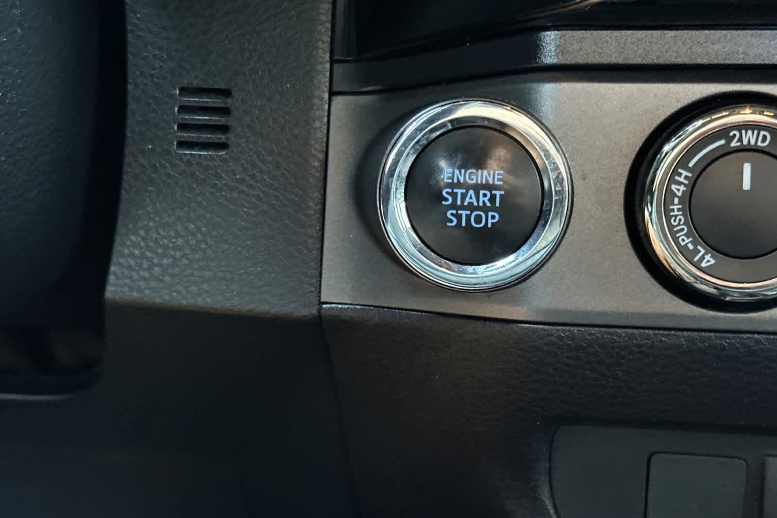 Used 2018 Toyota Tacoma TRD Off-Road AWD/4WD image 22
