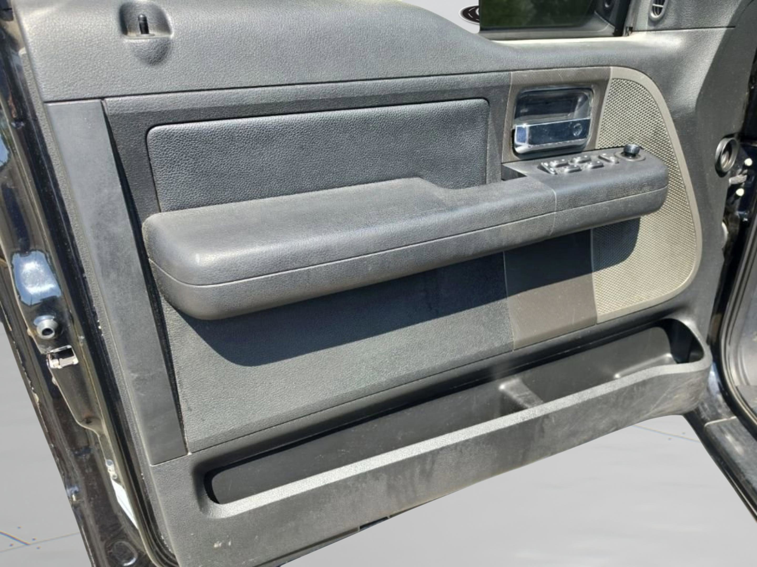 Used 2007 Ford F150 XLT image 16