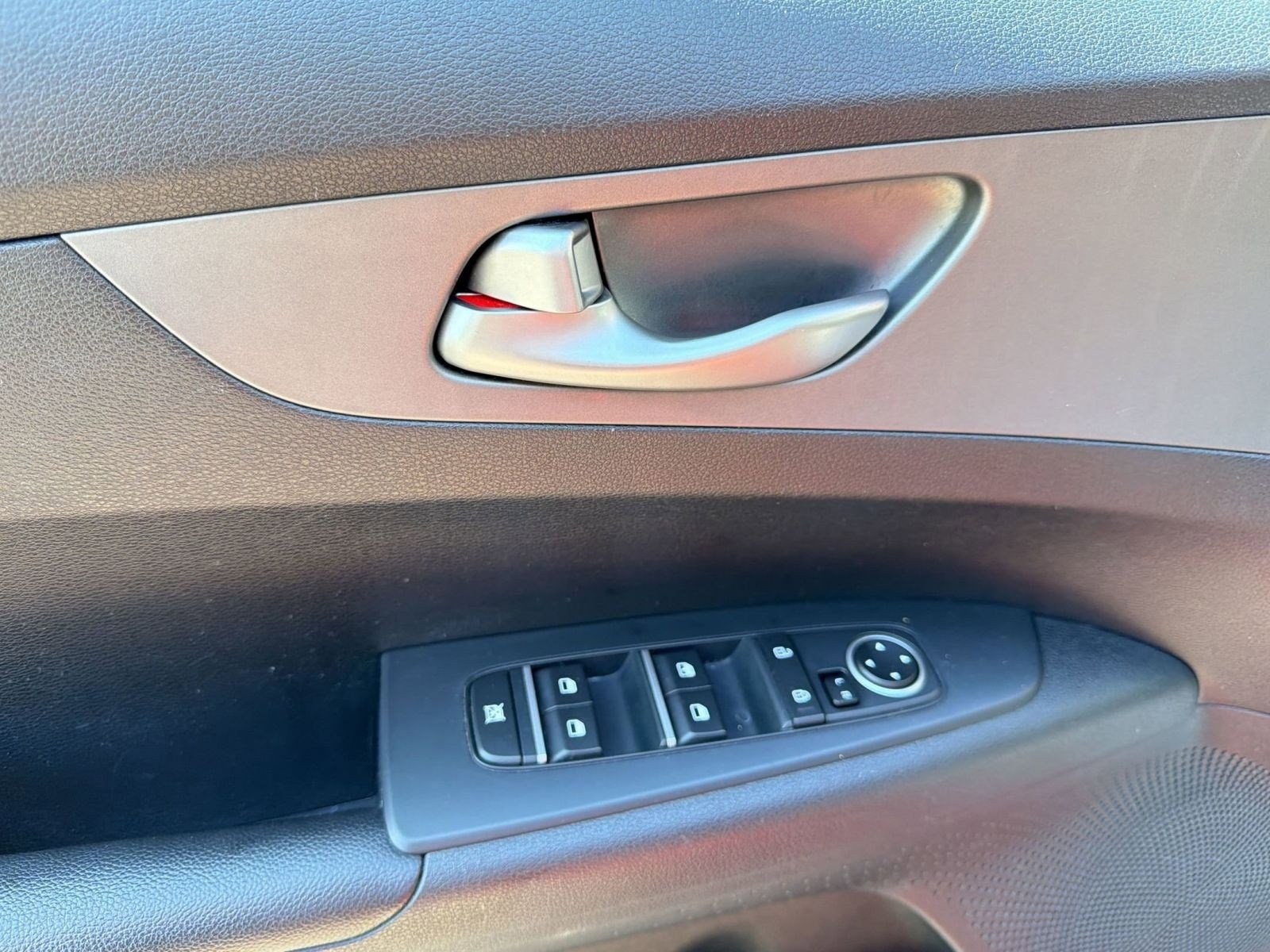 Used 2019 Kia Forte LXS FWD image 13