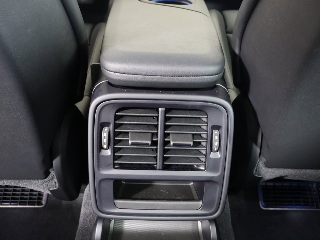 Used 2024 Porsche Taycan image 22