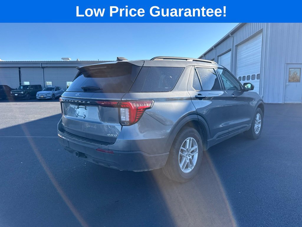 Used 2026 Ford Explorer Active AWD/4WD image 7