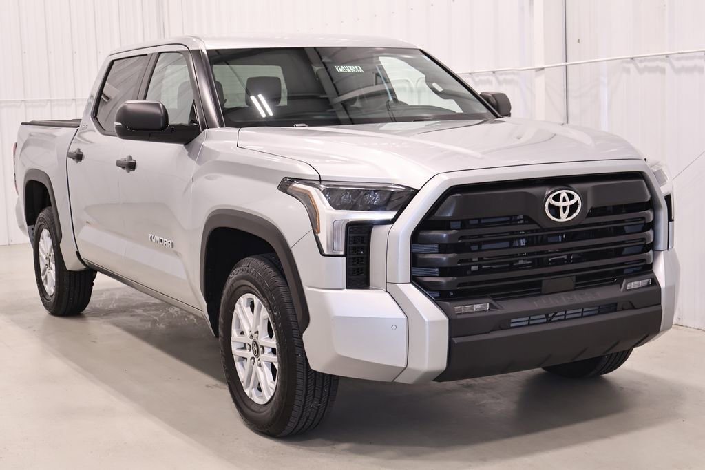 Used 2025 Toyota Tundra SR5 w/ SR5 Convenience Package AWD/4WD image 3