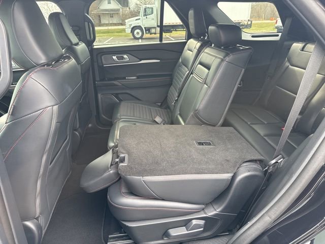 Used 2025 Ford Explorer ST-Line w/ ST-Line Street Pack image 40