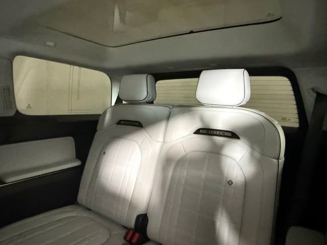 Used 2025 Rivian R1S Premium AWD/4WD image 31