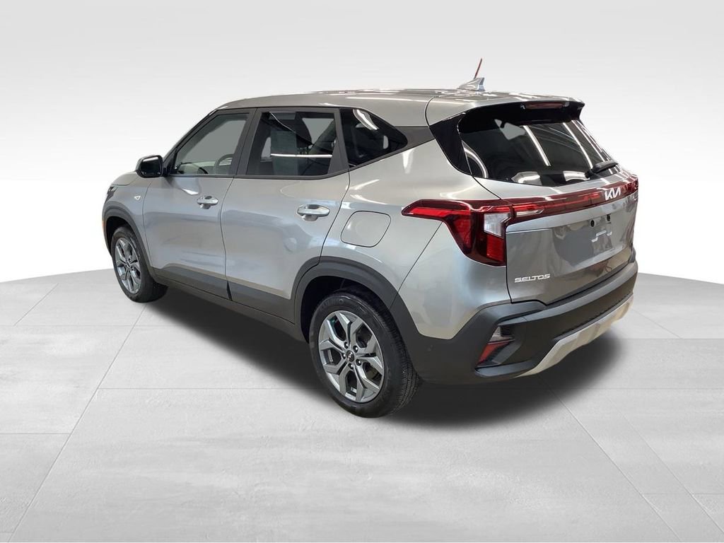 Certified 2025 Kia Seltos LX AWD/4WD image 4