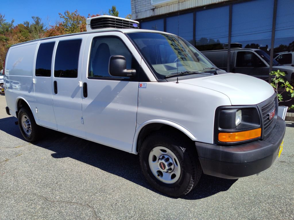 Used 2016 GMC Savana 2500 image 2