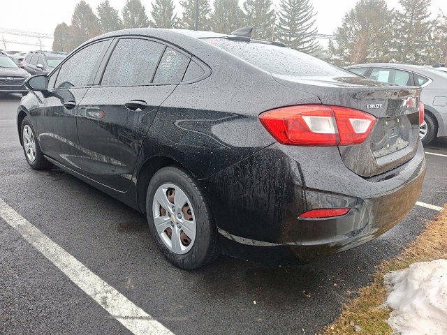 Used 2018 Chevrolet Cruze LS image 4