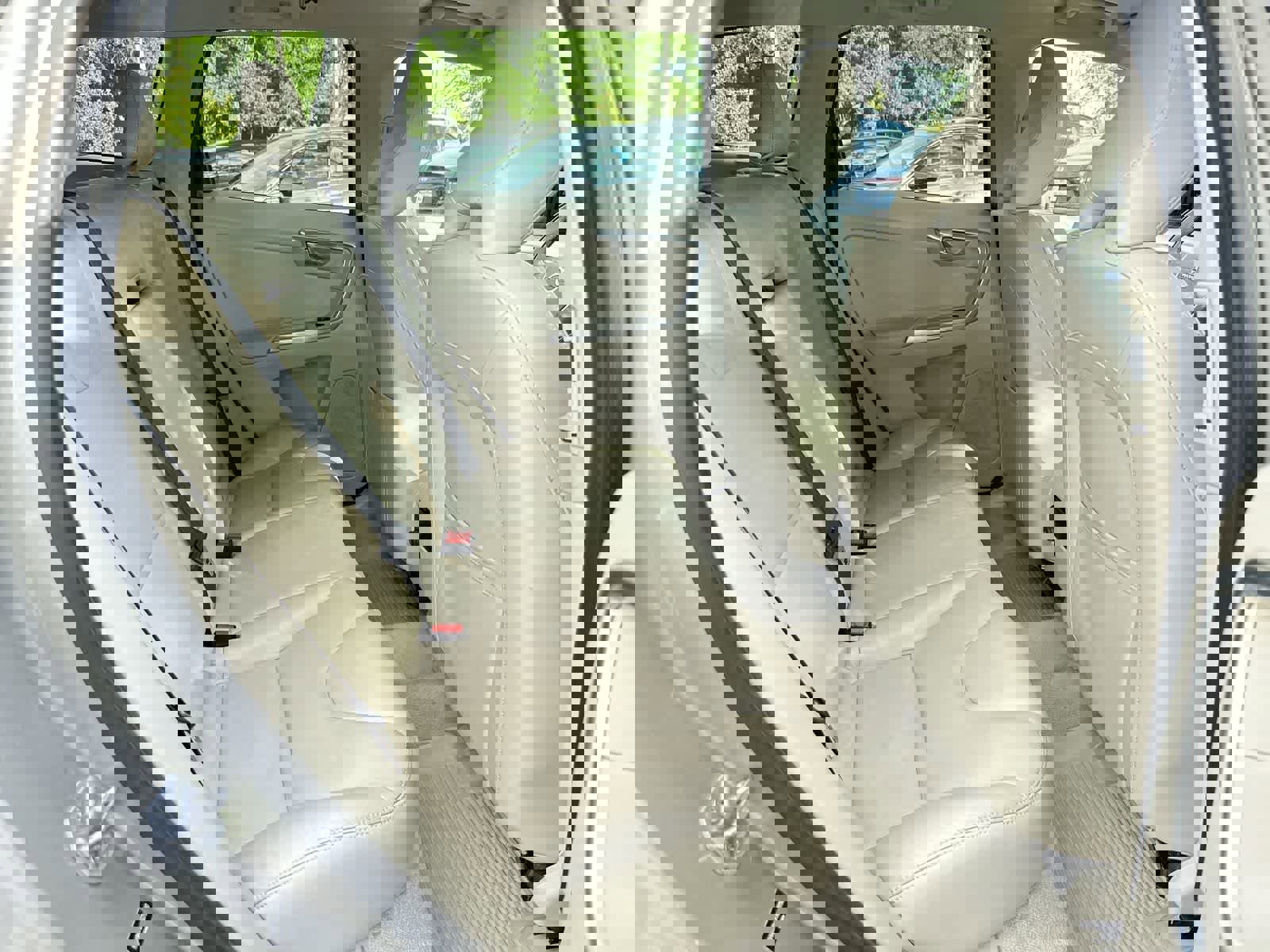 Used 2016 Volvo XC60 T6 FWD image 16