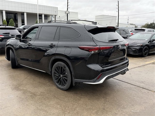 Used 2024 Toyota Highlander XSE image 7