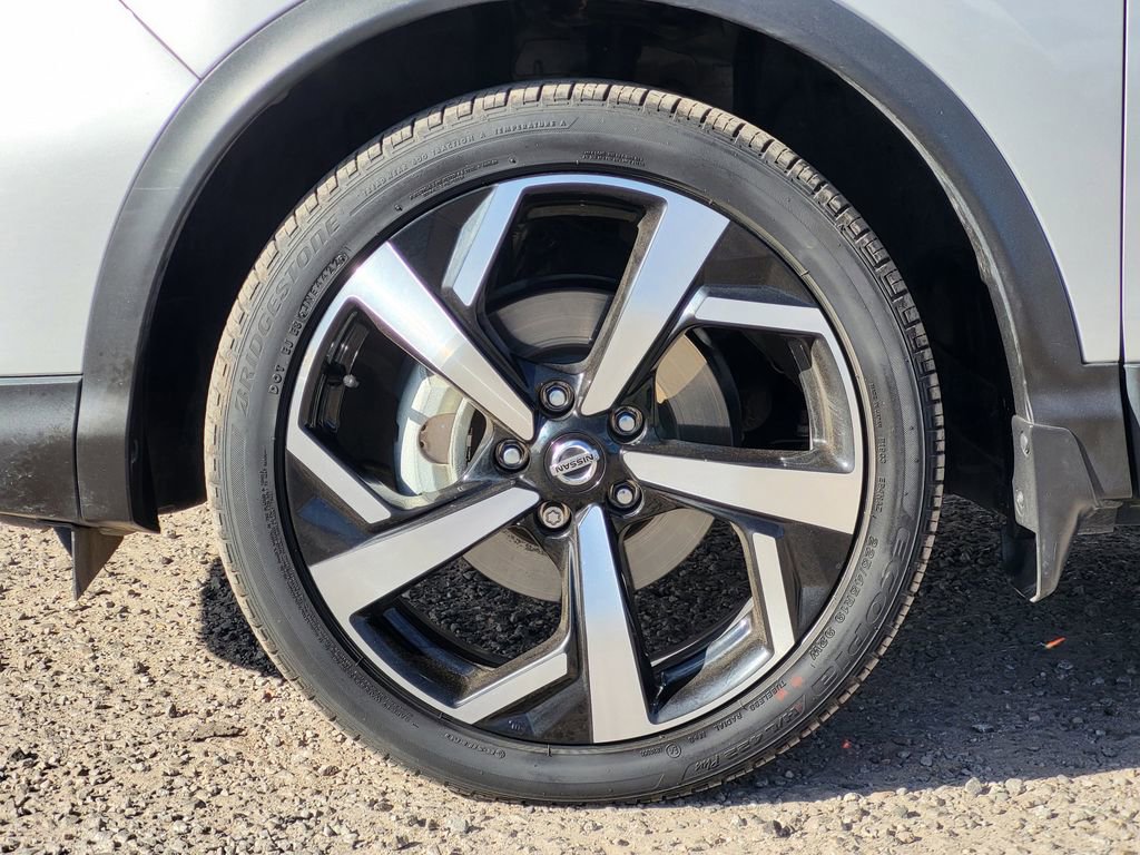 Used 2022 Nissan Rogue Sport SL w/ Premium Package image 10