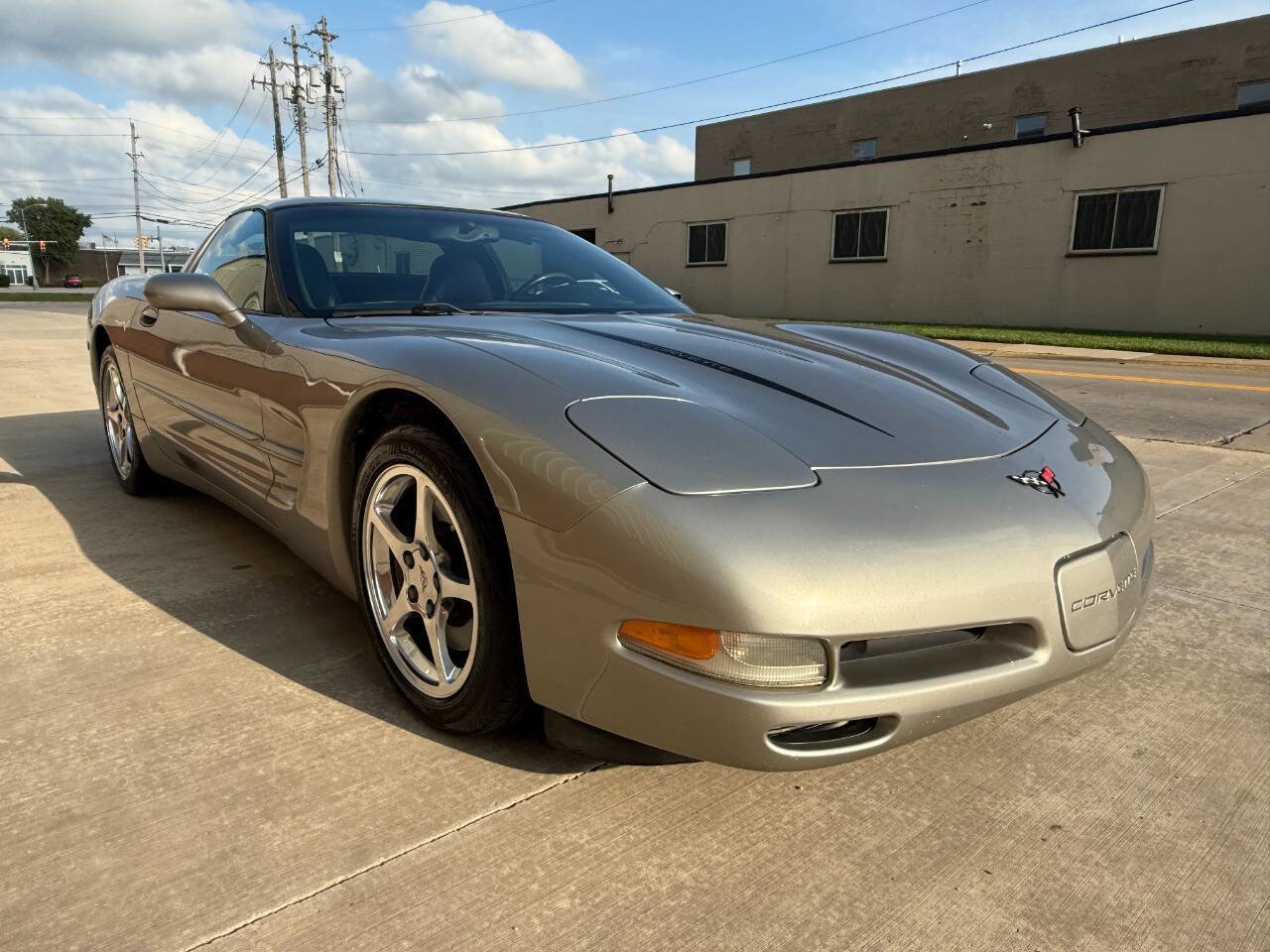 Used 2002 Chevrolet Corvette Coupe w/ Preferred Equipment Group2 image 2