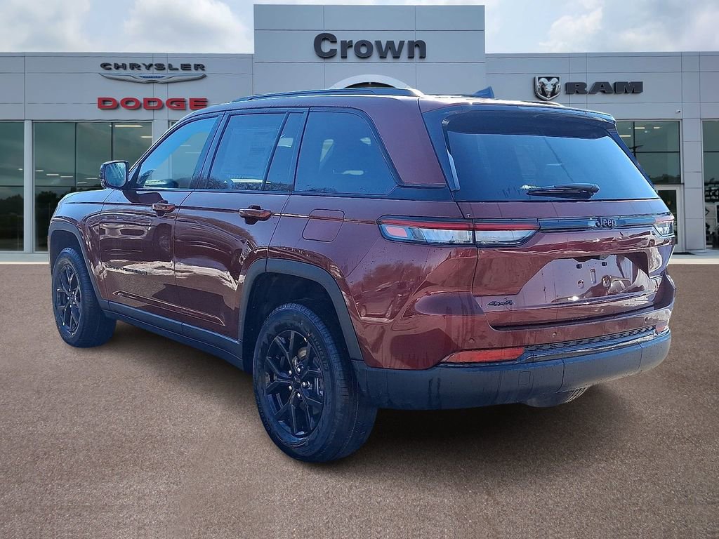 New 2025 Jeep Grand Cherokee Altitude w/ Trailer Tow Package AWD/4WD image 3
