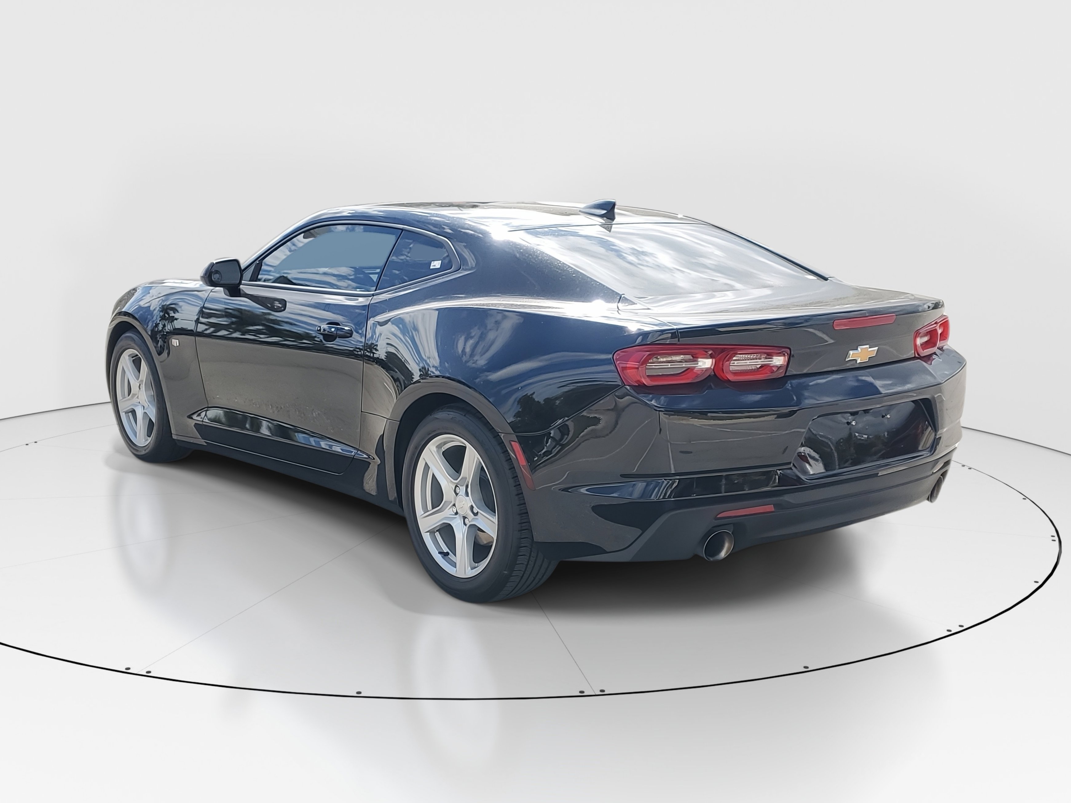 Used 2024 Chevrolet Camaro LT image 5