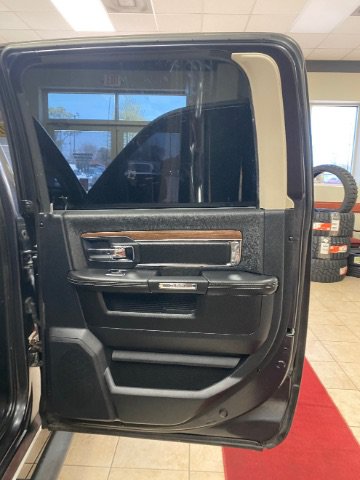 Used 2014 RAM 1500 Laramie w/ Convenience Group RWD image 15