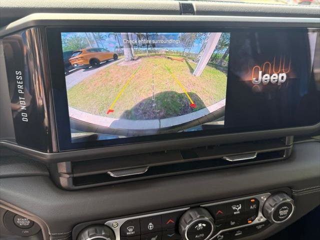 Certified 2025 Jeep Wrangler Sahara w/ Safety Group image 15