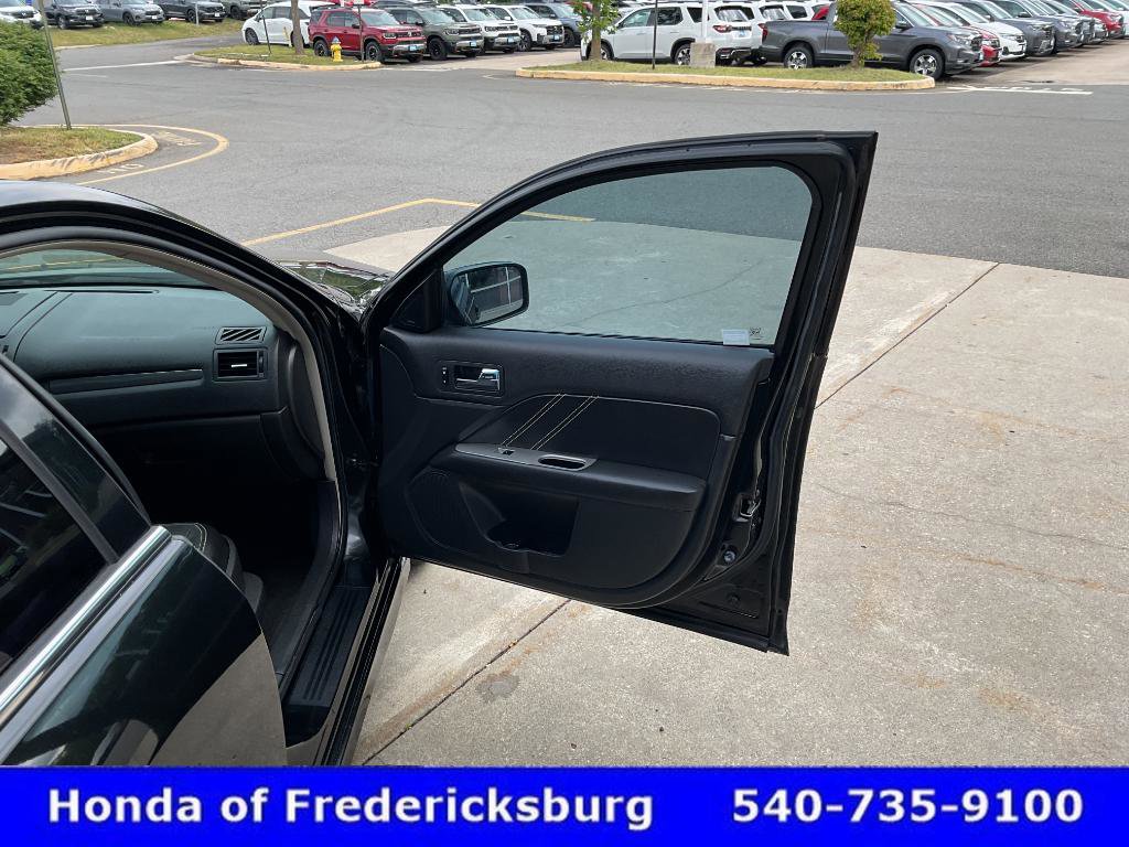 Used 2010 Ford Fusion Sport FWD image 17