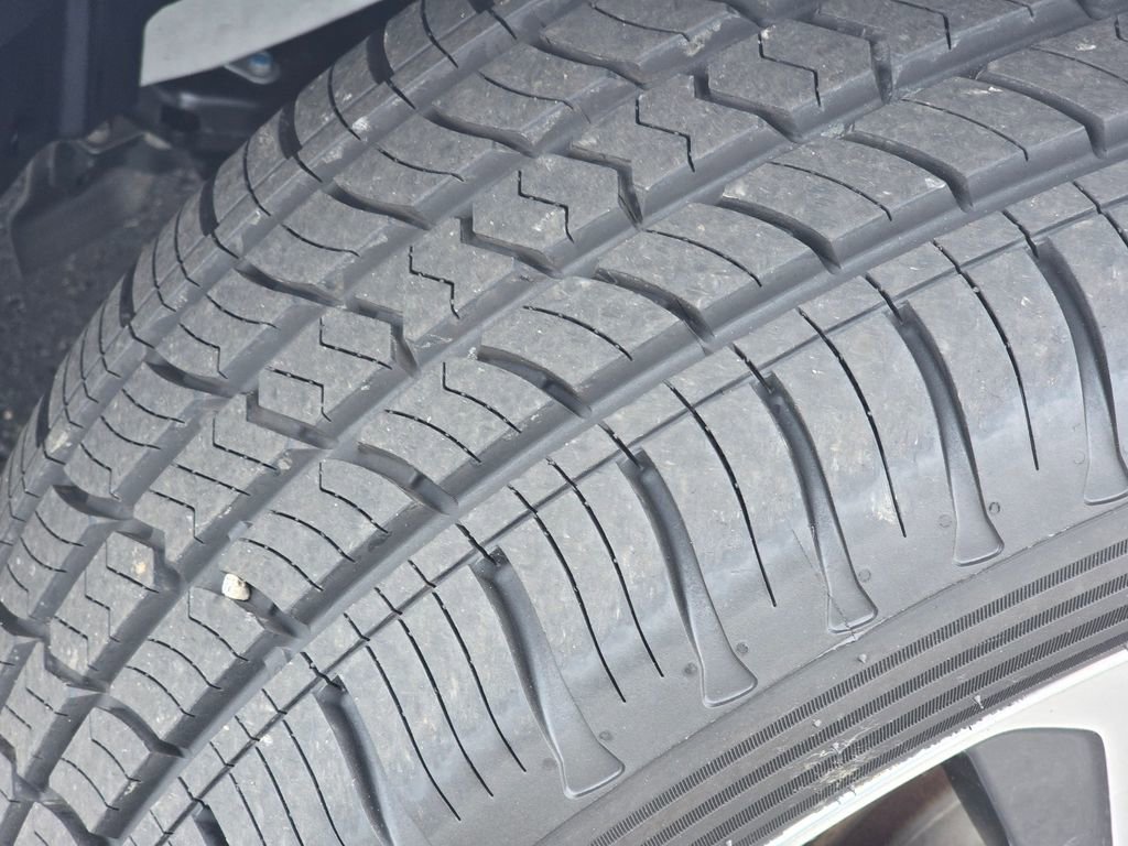 Used 2025 Honda Pilot Touring image 12
