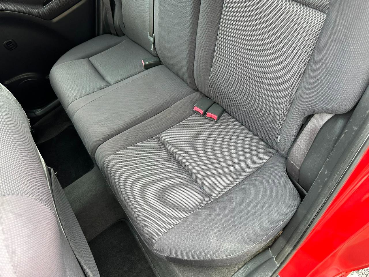 Used 2004 Toyota Matrix FWD image 34