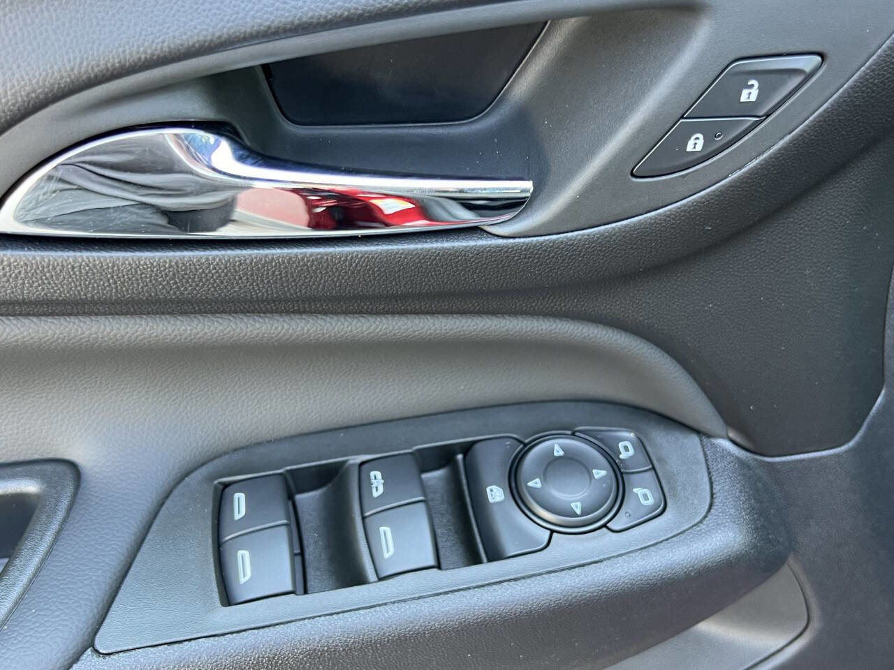 Used 2024 Chevrolet Equinox LT image 16