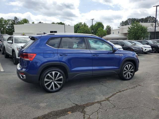 Certified 2023 Volkswagen Taos SE w/ Panoramic Sunroof Package FWD image 4