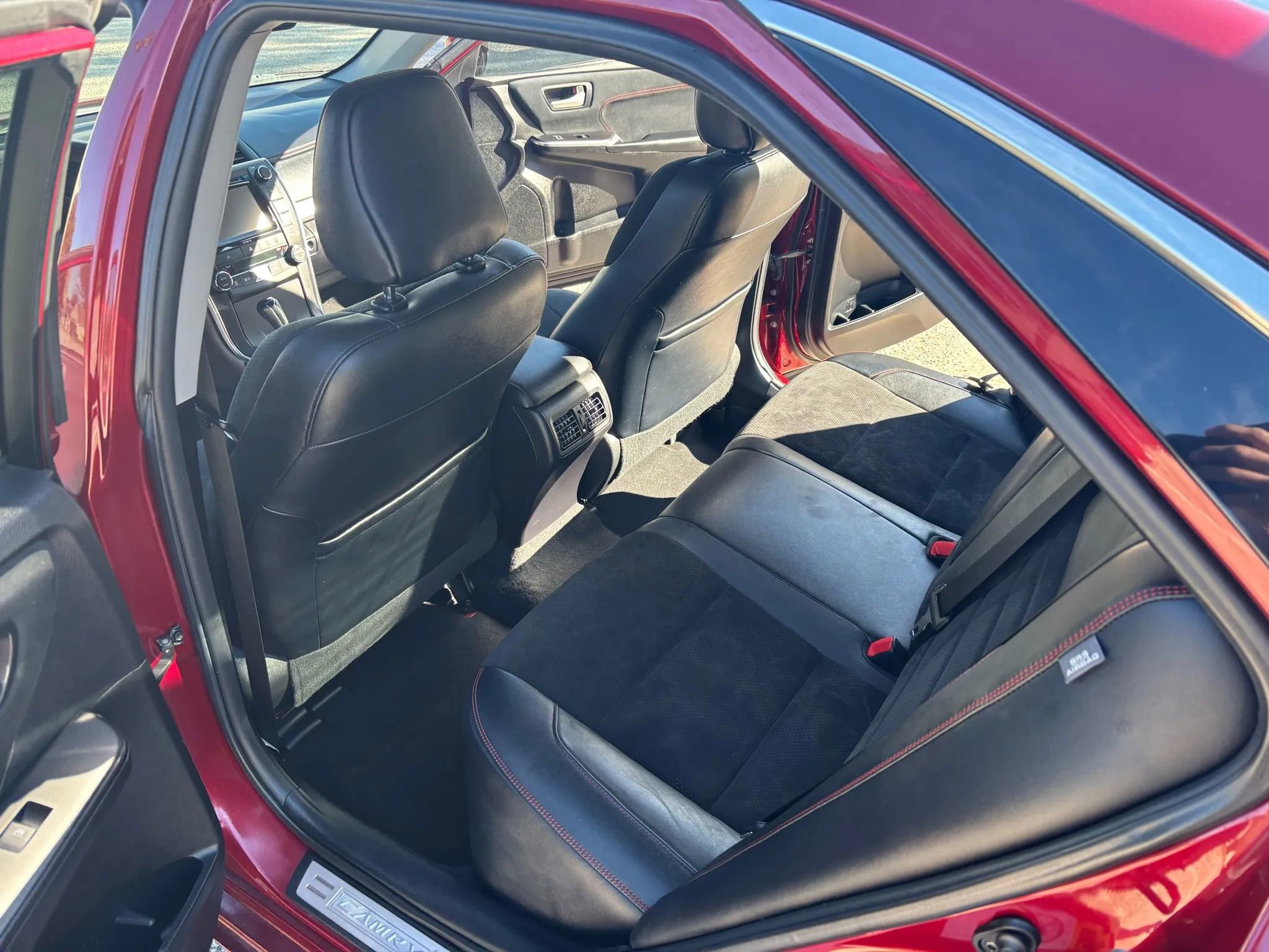 Used 2016 Toyota Camry XSE image 21