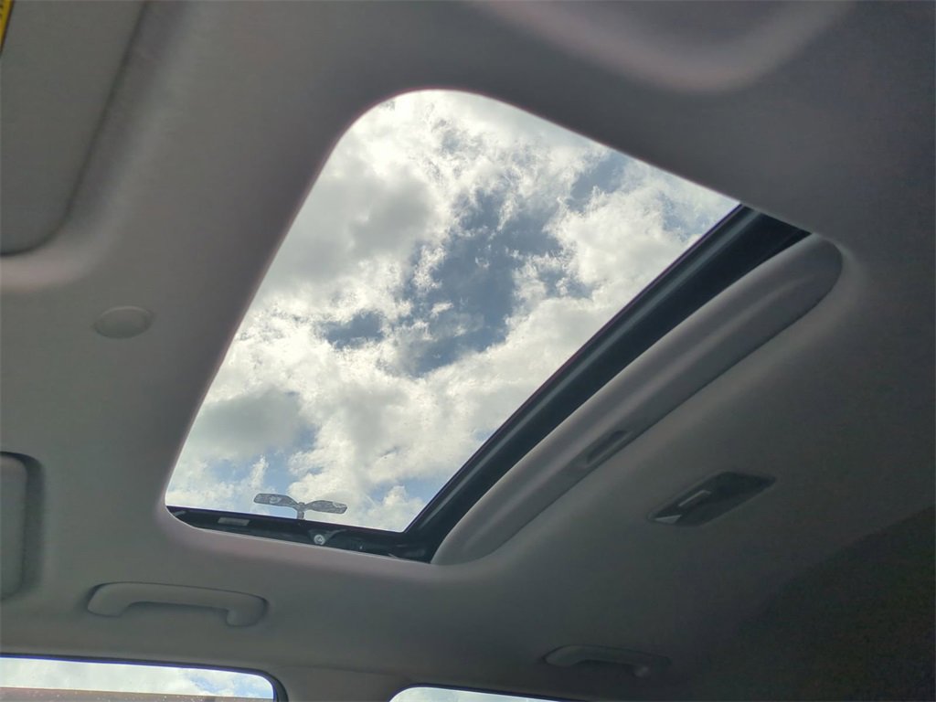 New 2025 Hyundai Venue SEL image 22