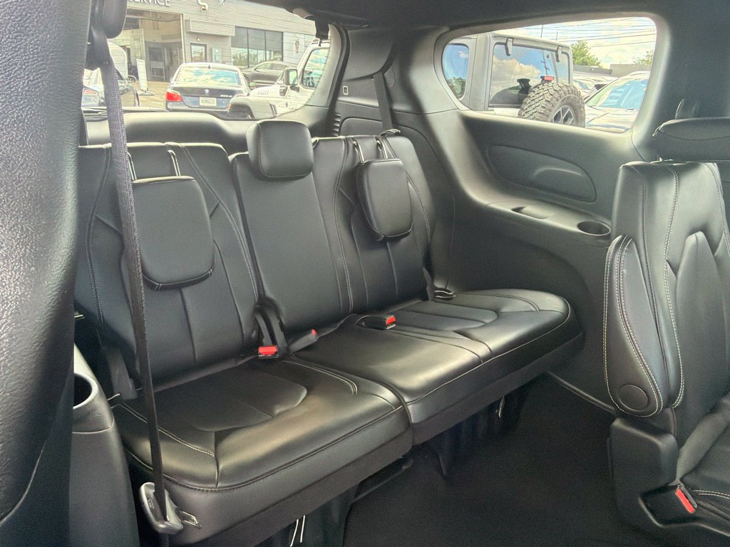 Used 2026 Chrysler Voyager LX FWD image 17