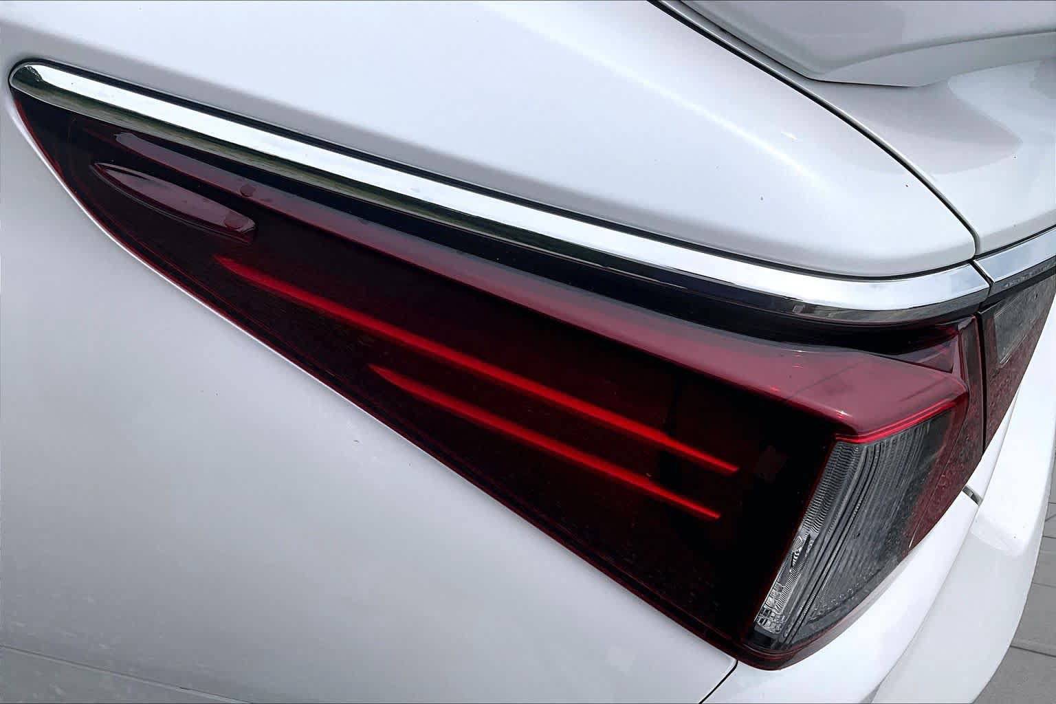 Used 2021 Lexus ES 350 w/ Premium Package FWD image 29