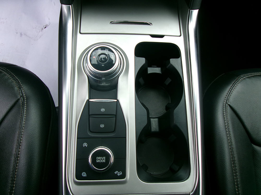 Used 2022 Ford Explorer Limited w/ Equipment Group 301A AWD/4WD image 18
