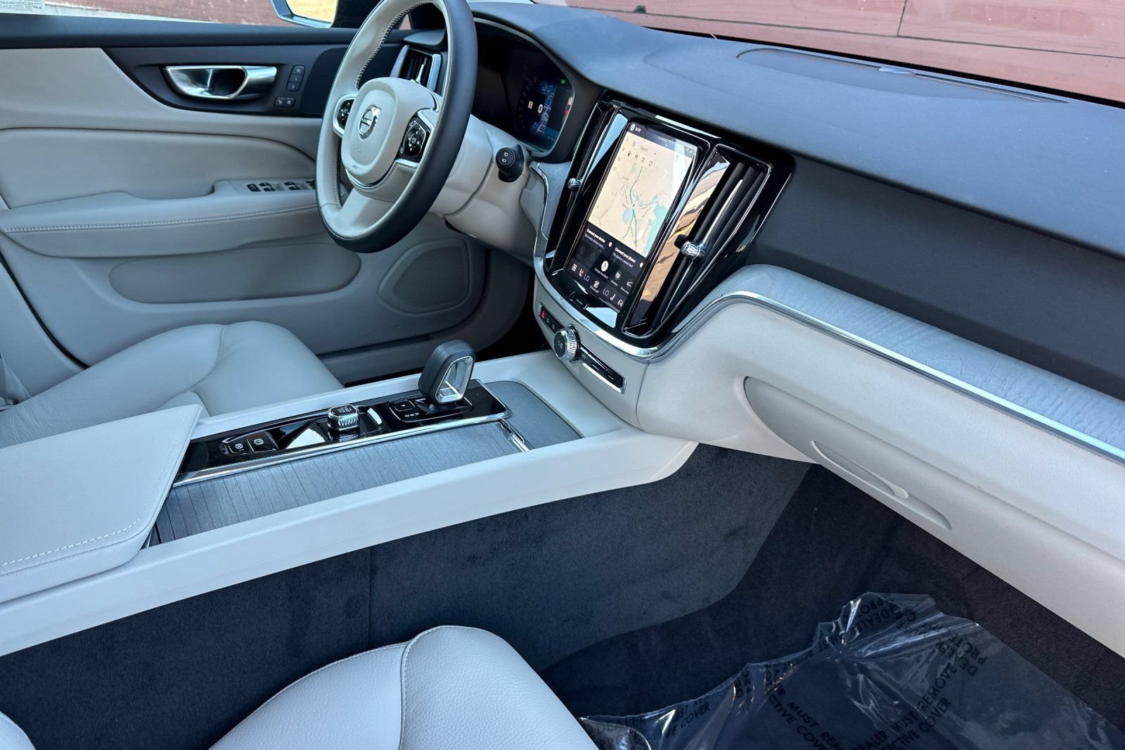 New 2026 Volvo V60 B5 Cross Country Plus w/ Climate Package AWD/4WD image 17