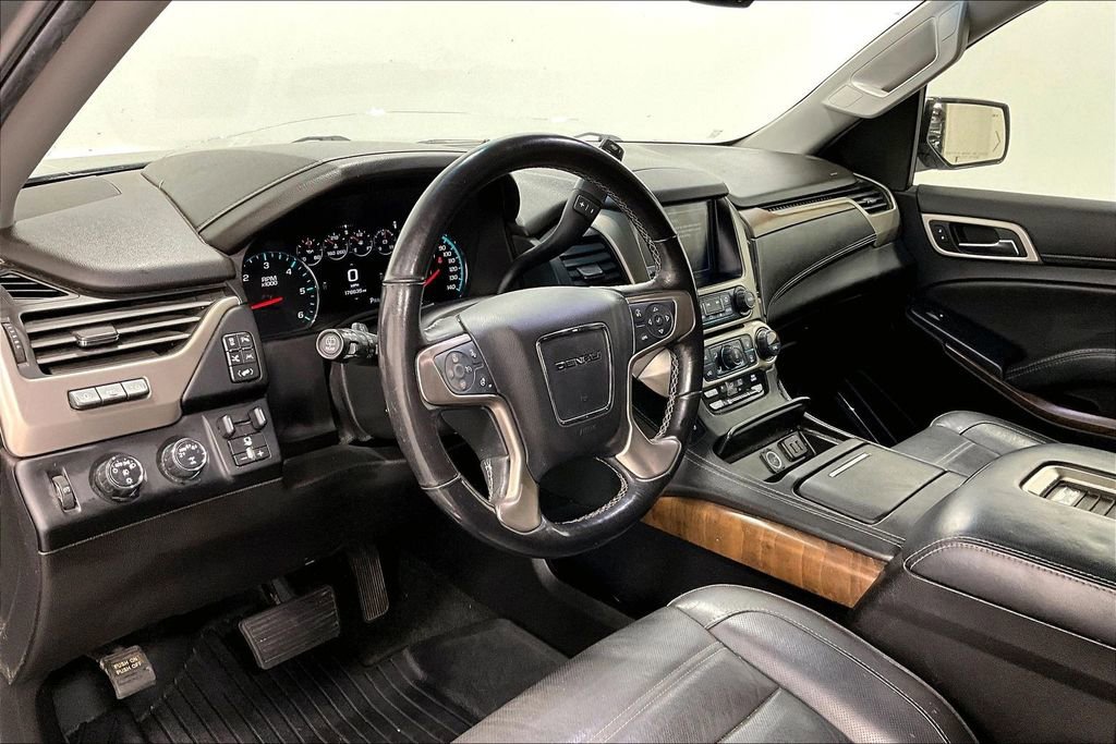 Used 2018 GMC Yukon Denali w/ Denali Ultimate Package AWD/4WD image 16