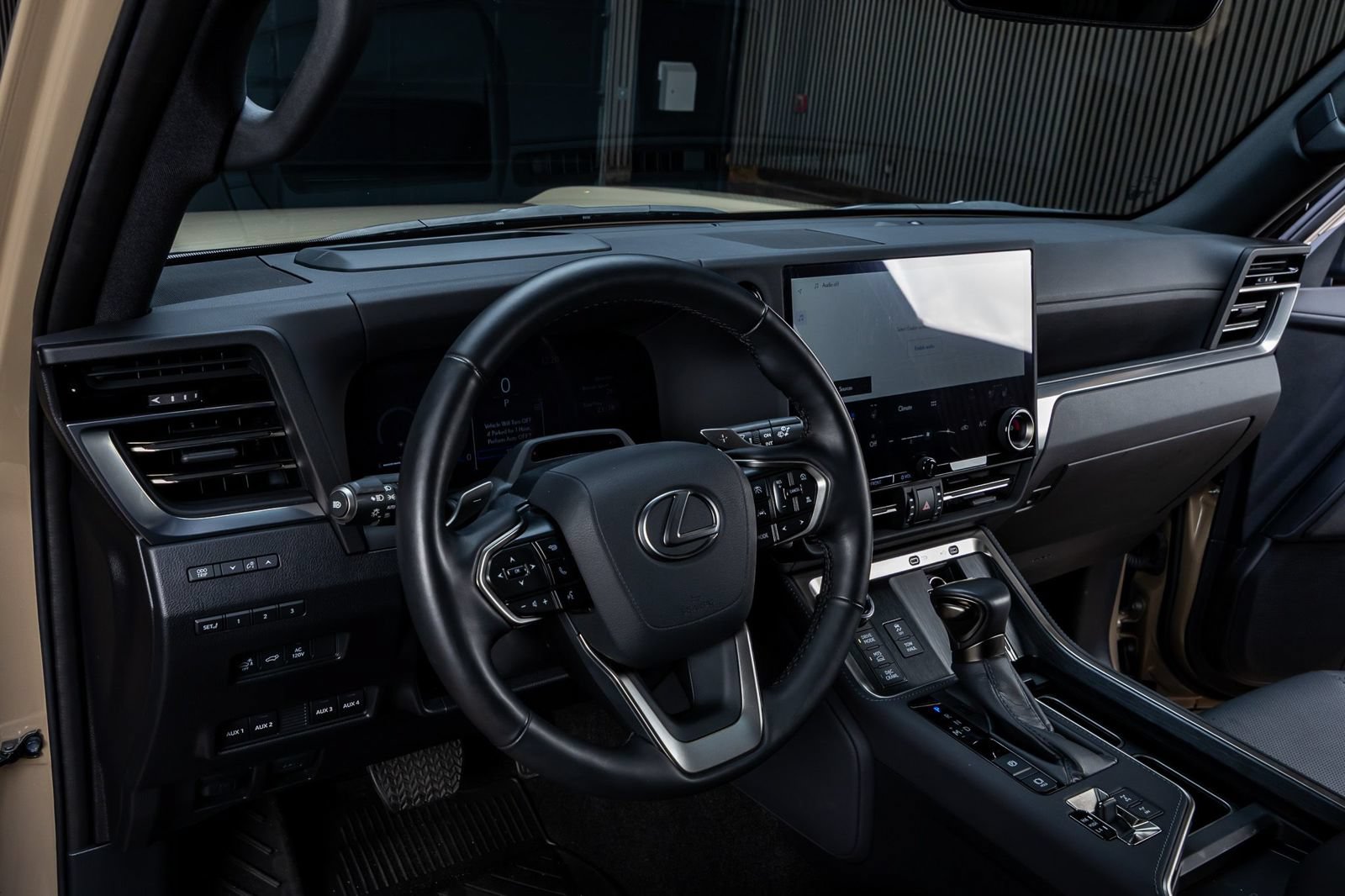 Used 2025 Lexus GX 550 AWD/4WD image 17