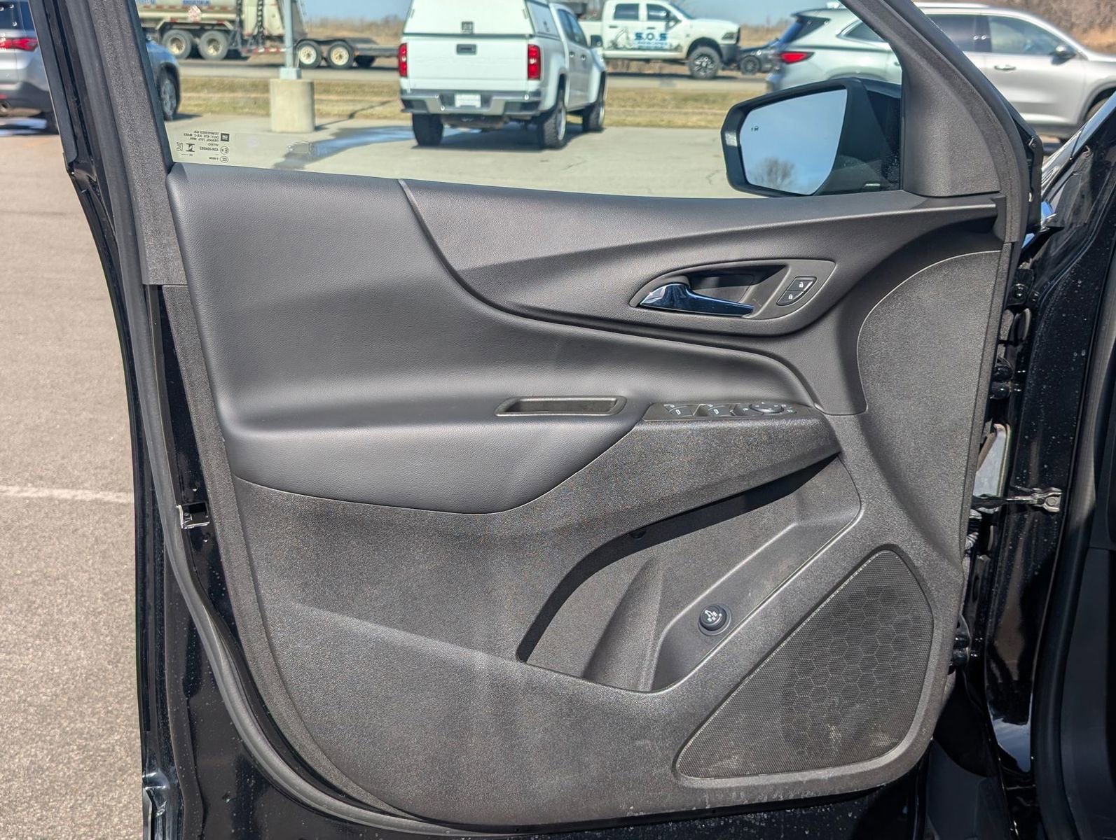 Used 2024 Chevrolet Equinox LT image 7