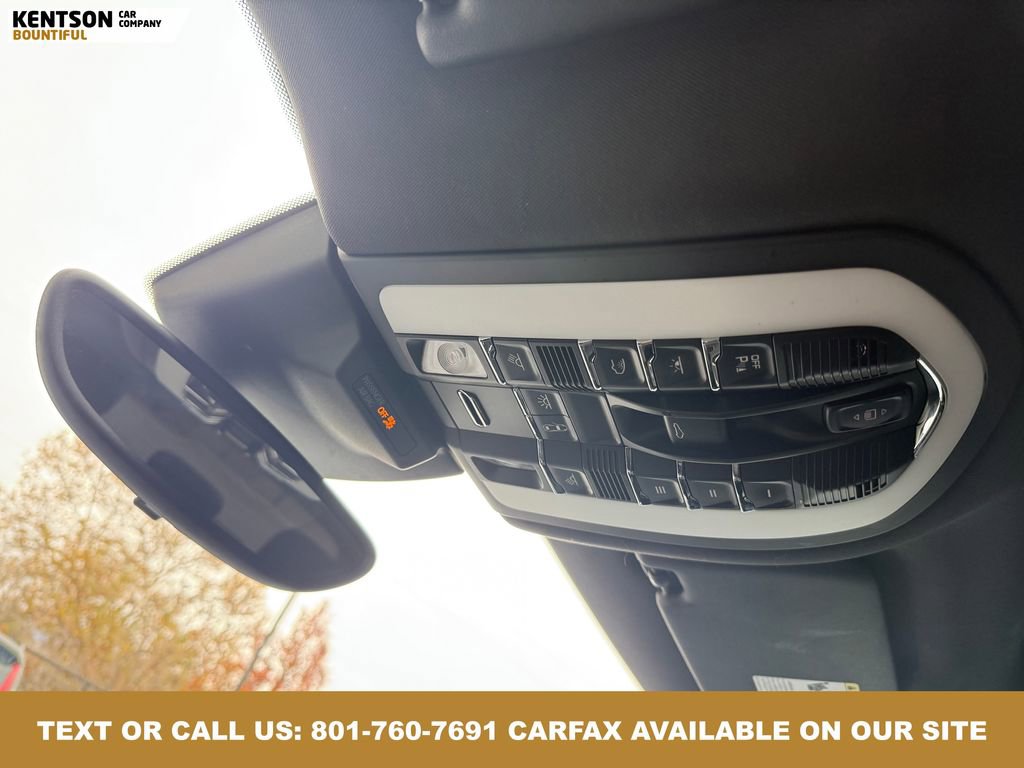 Used 2018 Porsche Macan Base image 29