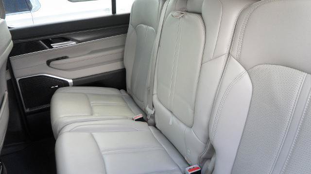 Used 2024 Jeep Wagoneer Series II w/ Flexible Seating Group AWD/4WD image 25