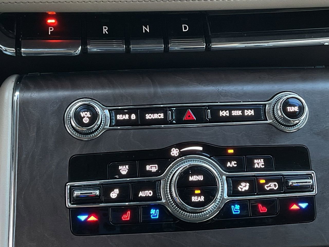 Used 2023 Lincoln Aviator Reserve w/ Equipment Group 201A image 40