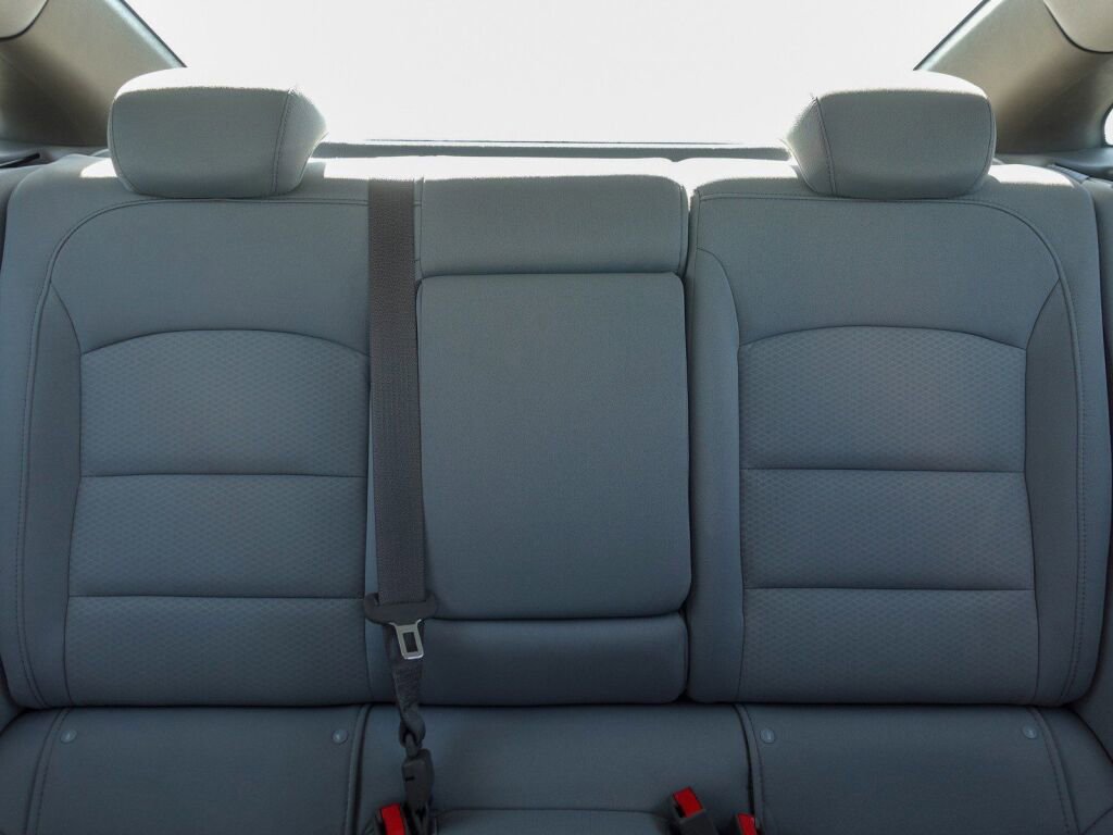 Used 2017 Chevrolet Malibu LT image 16