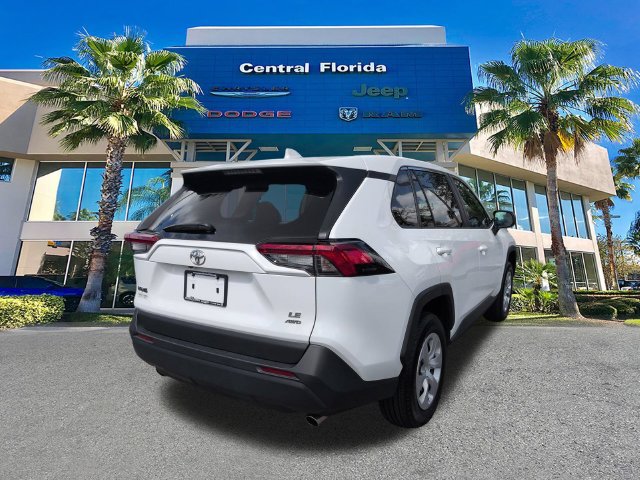 Used 2025 Toyota RAV4 LE AWD/4WD image 4