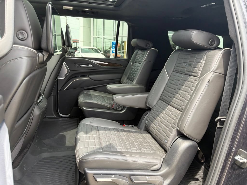 Certified 2024 Cadillac Escalade ESV Sport Platinum w/ LPO, ONYX Package AWD/4WD image 13