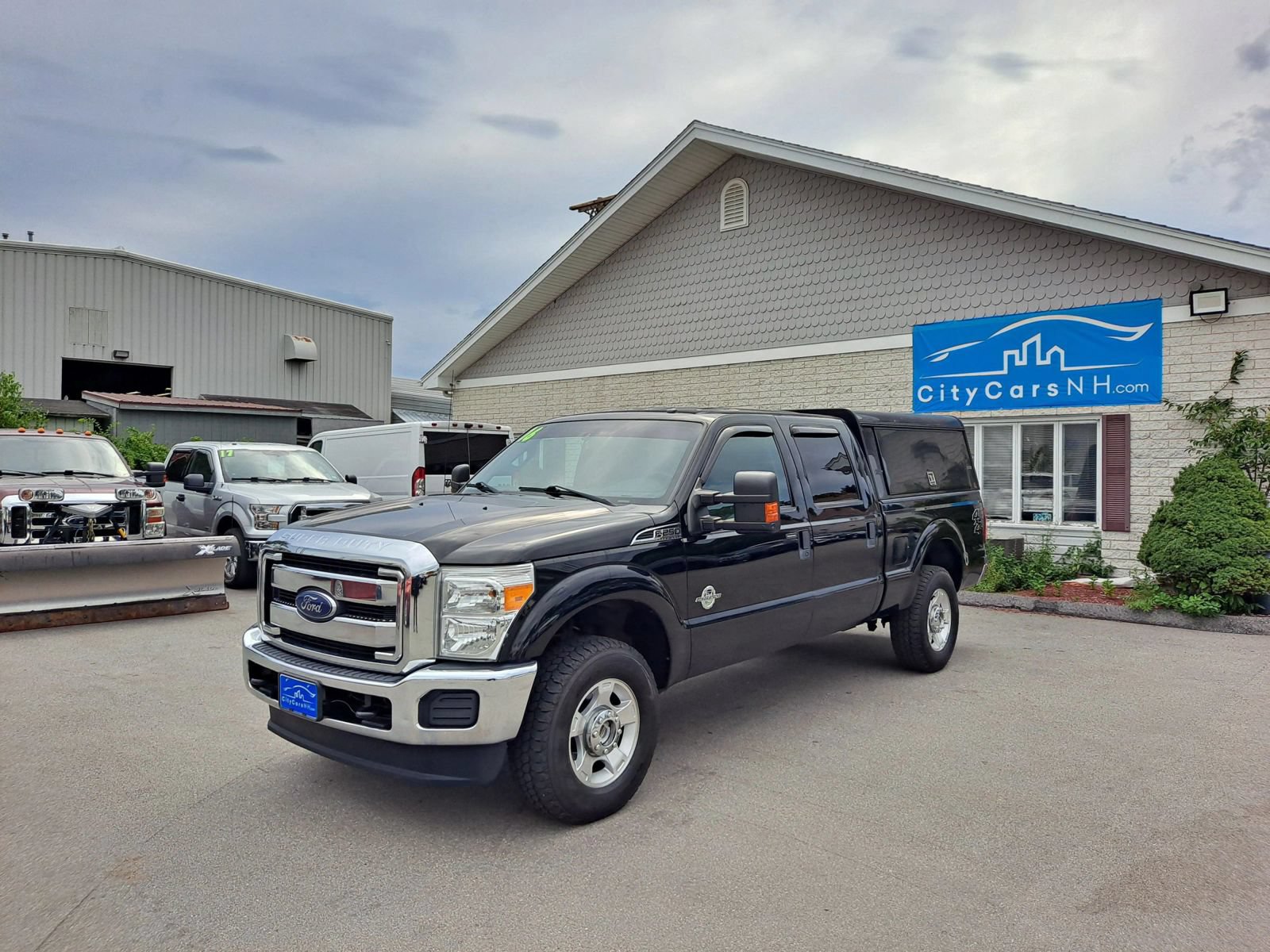 Used 2016 Ford F250 XLT w/ XLT Interior Package AWD/4WD image 1