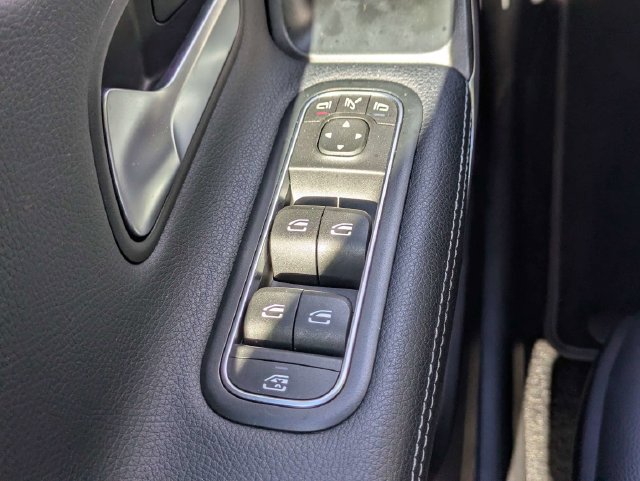 Used 2025 Mercedes-Benz CLA 250 4MATIC image 23