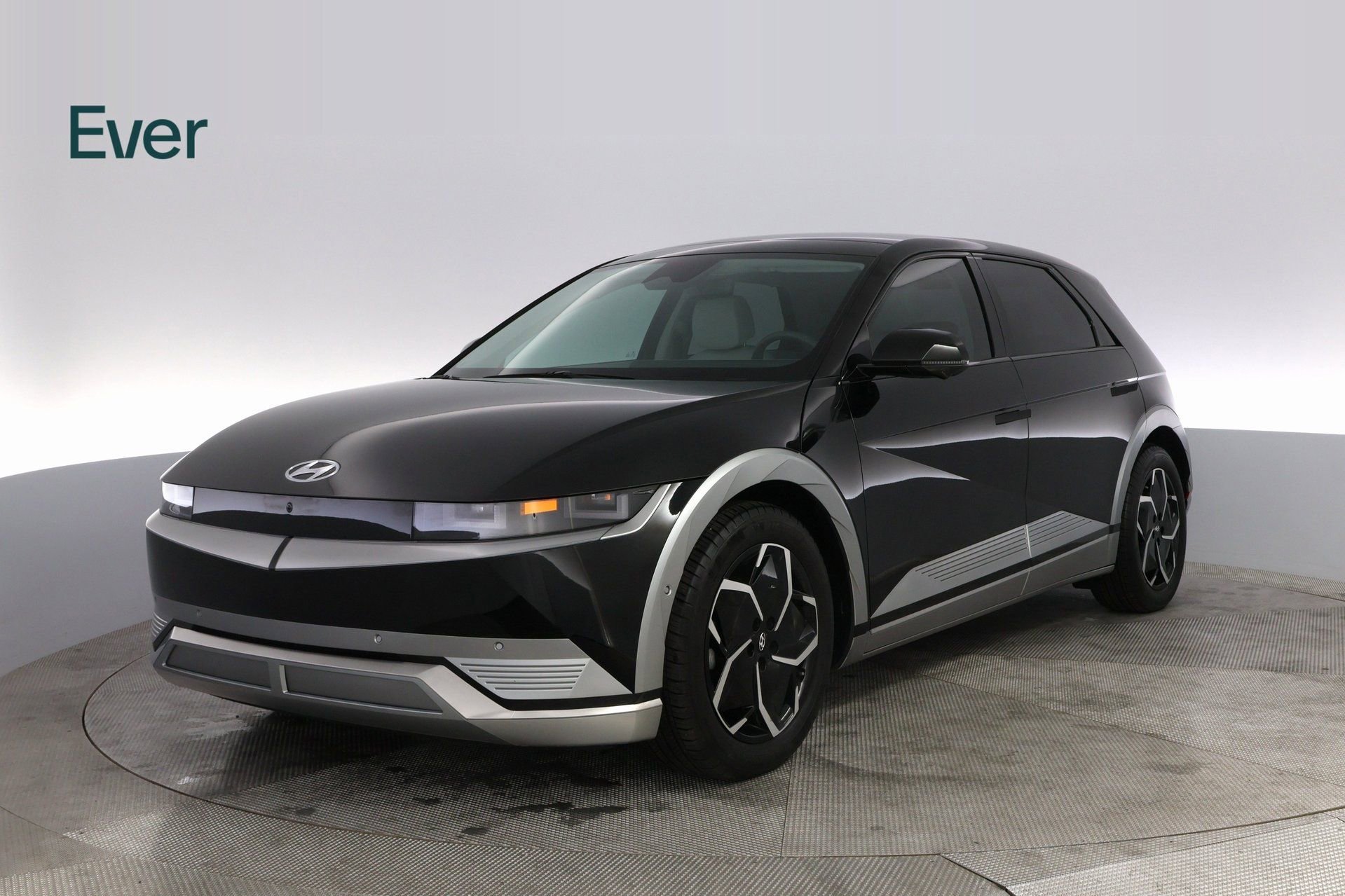 Used 2024 Hyundai Ioniq 5 Limited image 2