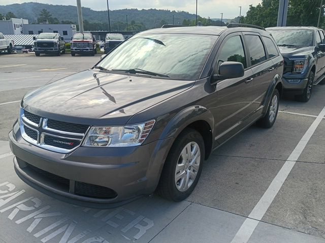 Used 2020 Dodge Journey SE w/ SE Popular Equipment Group FWD image 2