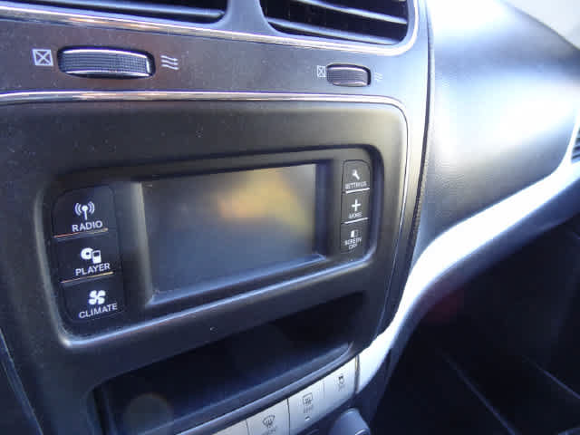 Used 2019 Dodge Journey SE w/ Connectivity Group FWD image 8