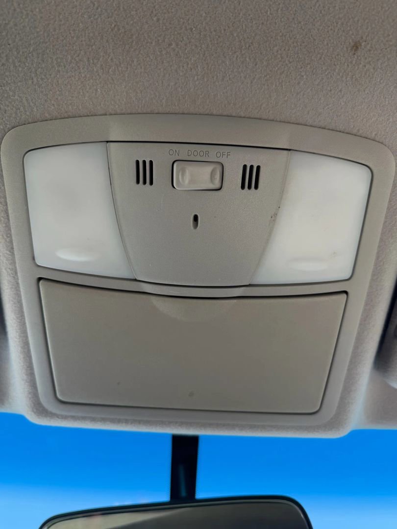 Used 2013 Nissan Quest S image 23