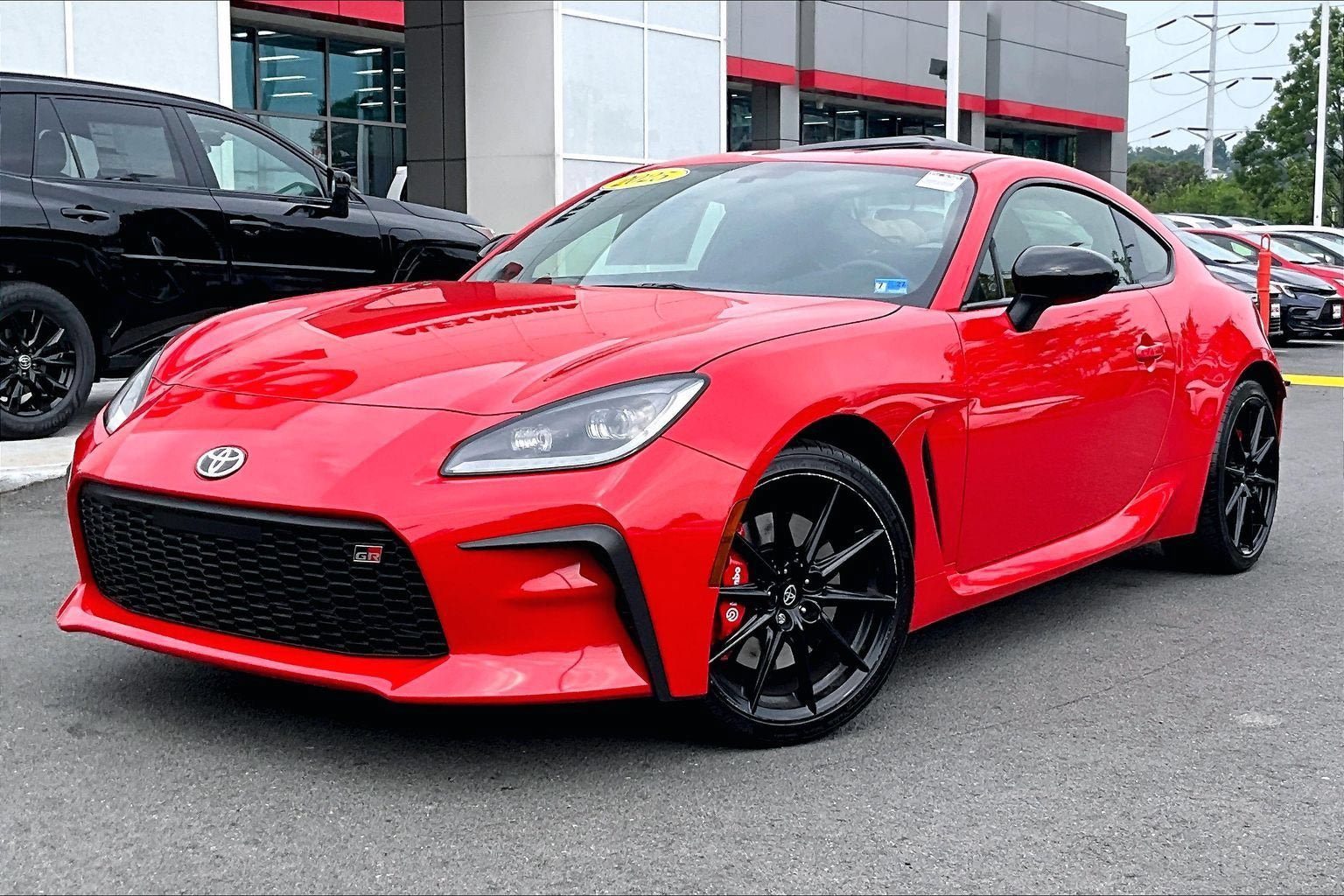 Used 2025 Toyota GR86 Premium w/ Performance Package RWD video 1